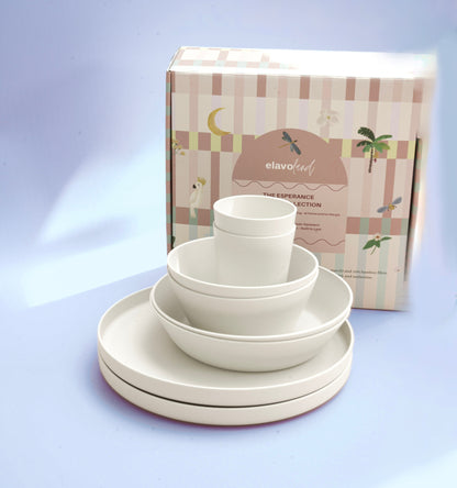 Packaging with white stacked plates